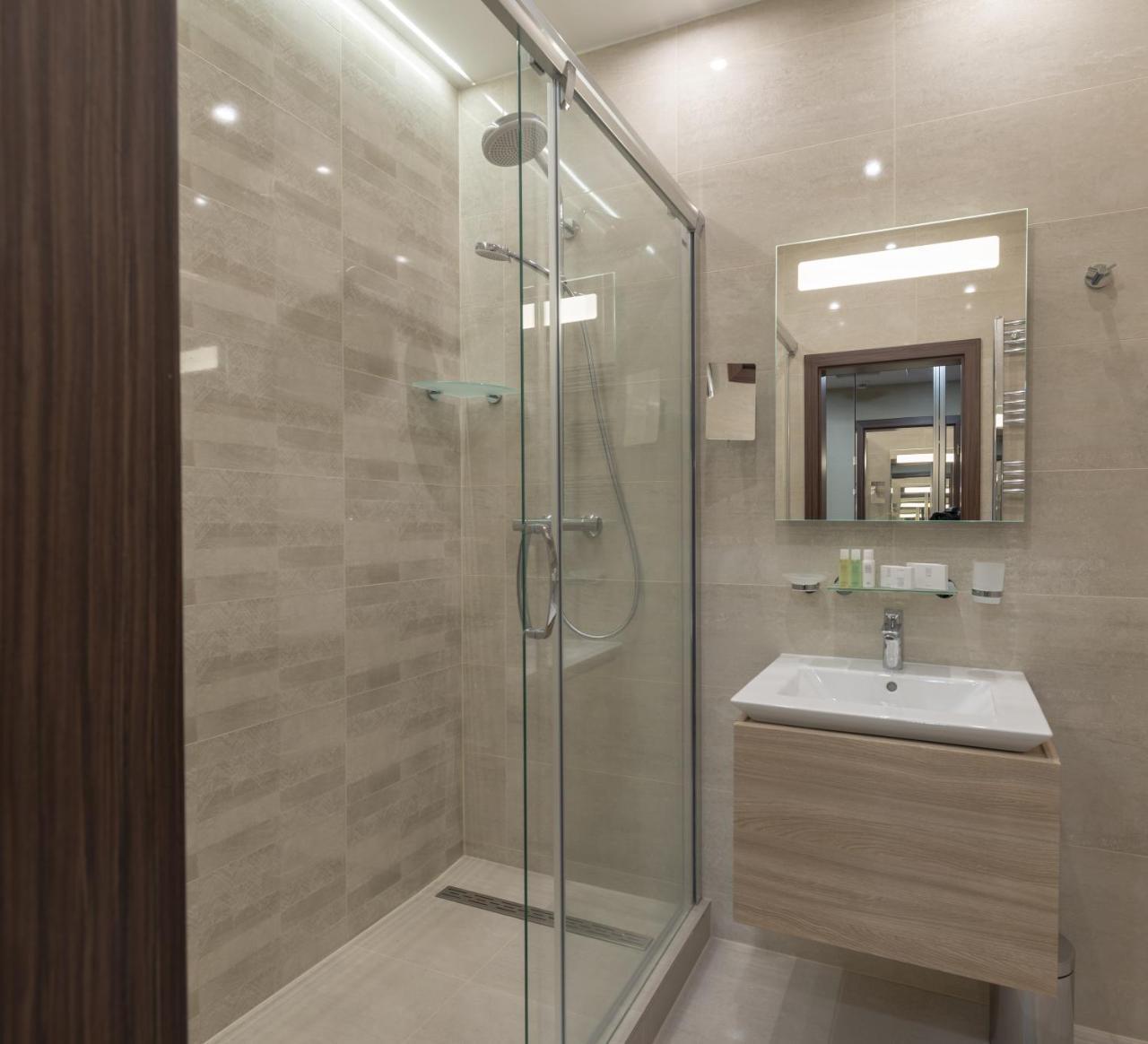 קרלובי וארי Spa Hotel Ulrika מראה חיצוני תמונה