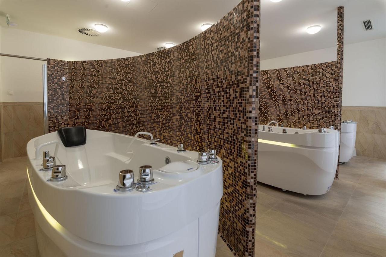 קרלובי וארי Spa Hotel Ulrika מראה חיצוני תמונה